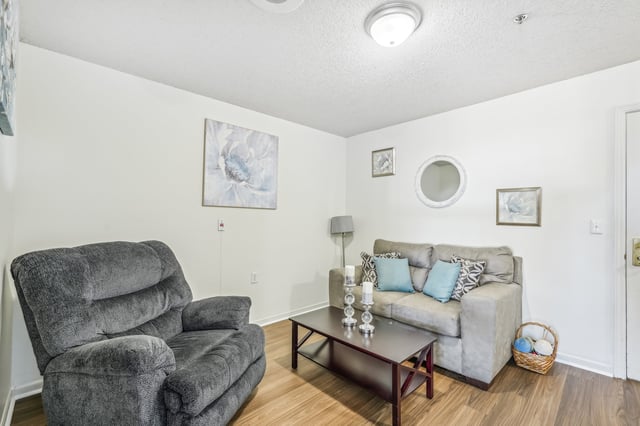 24-web-or-mls-SW 89th St-017