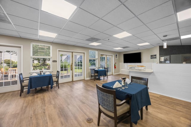 Commercial__93_Manalapan_Avenue_089